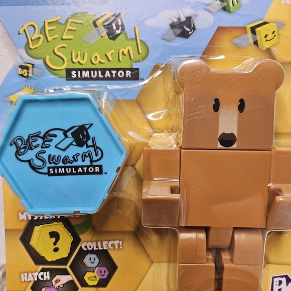 Roblox Bee Swarm Simulator Action Figure Brown Bear Mystery Bee Honeycomb Case - Picture 3 of 7